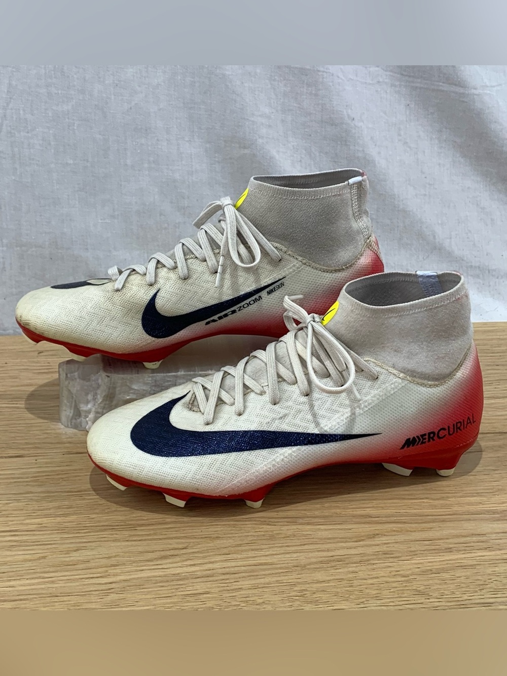 Nike Youth Zoom Mercurial Superfly 10 Academy MG Soccer Cleats Size 5Y